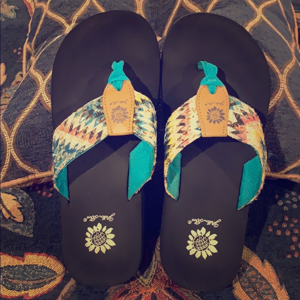Yellow Box Flip Flops - size 7.5